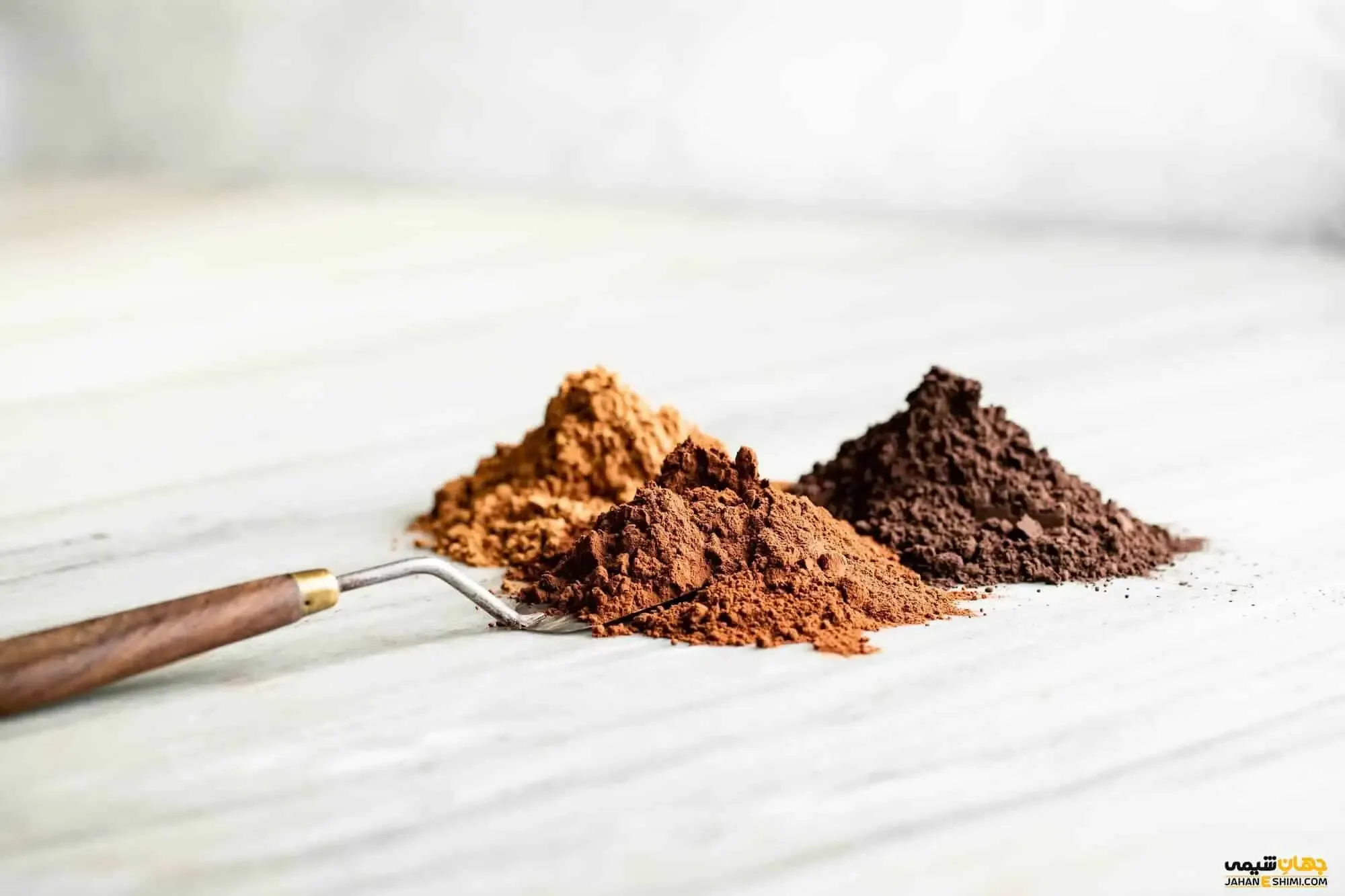 تفاوت پودر کاکائو فلهای هلندی با سایر انواع و تاثیر آن بر کیفیت محصولات غذایی